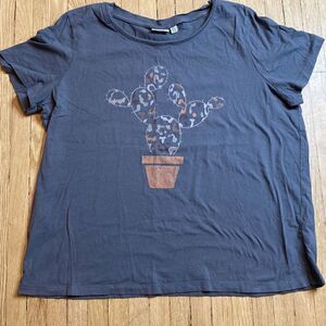 Womens T-shirt Doe. UO size XL Cactus Plant girl gray Top
